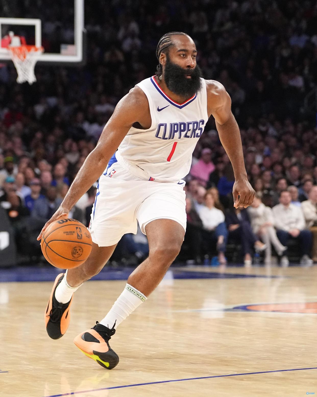 包含公牛复出首战，哈登状态火爆，掀起高潮成为焦点！的词条